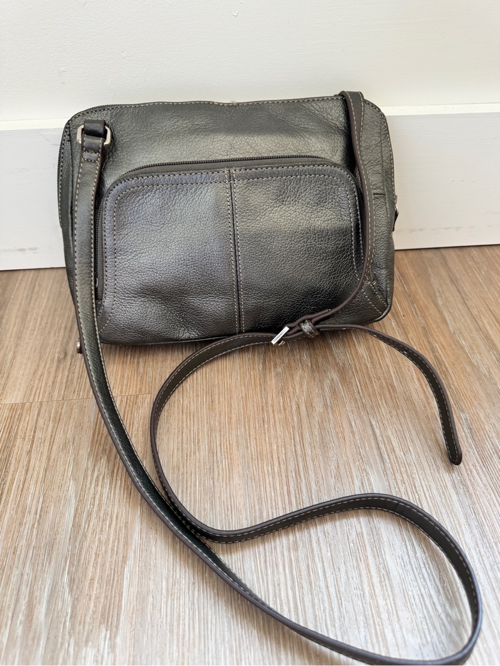 Tignanello Gunmetal Pebbled Leather Crossbody Organizer Purse handbag Bag
